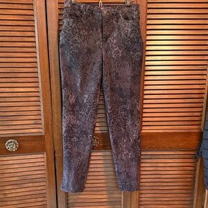 Gloria Vanderbilt Amanda Stretch Black on Black Patterned Jeans, Size 6